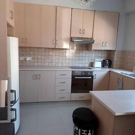 Universe House Dromolaxia Ngoại thất bức ảnh