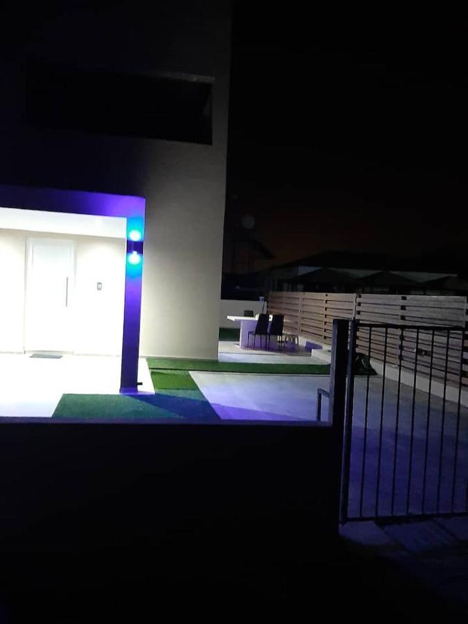 Universe House Dromolaxia Ngoại thất bức ảnh