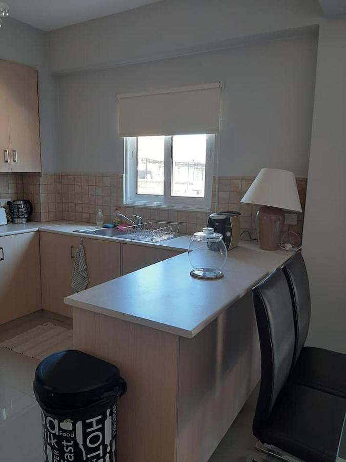 Universe House Dromolaxia Ngoại thất bức ảnh