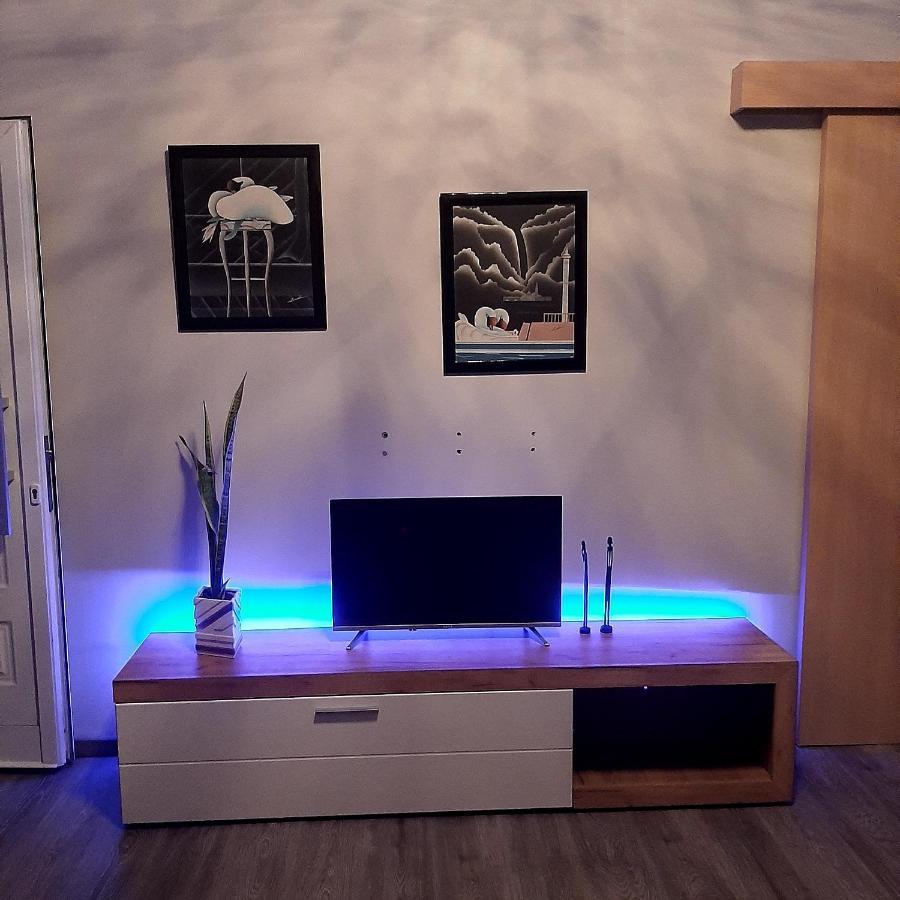 Universe House Dromolaxia Ngoại thất bức ảnh