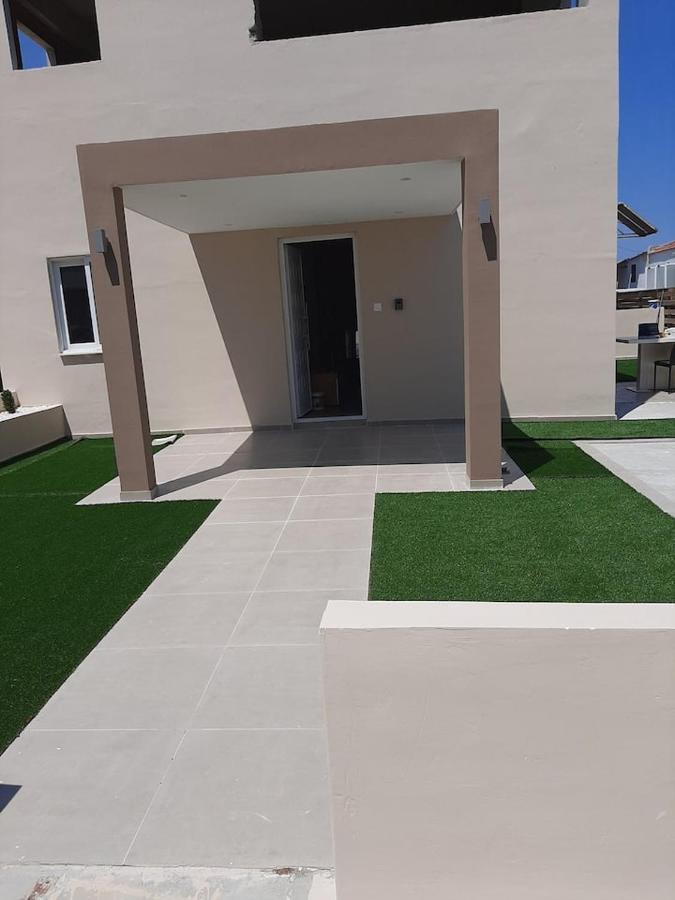 Universe House Dromolaxia Ngoại thất bức ảnh
